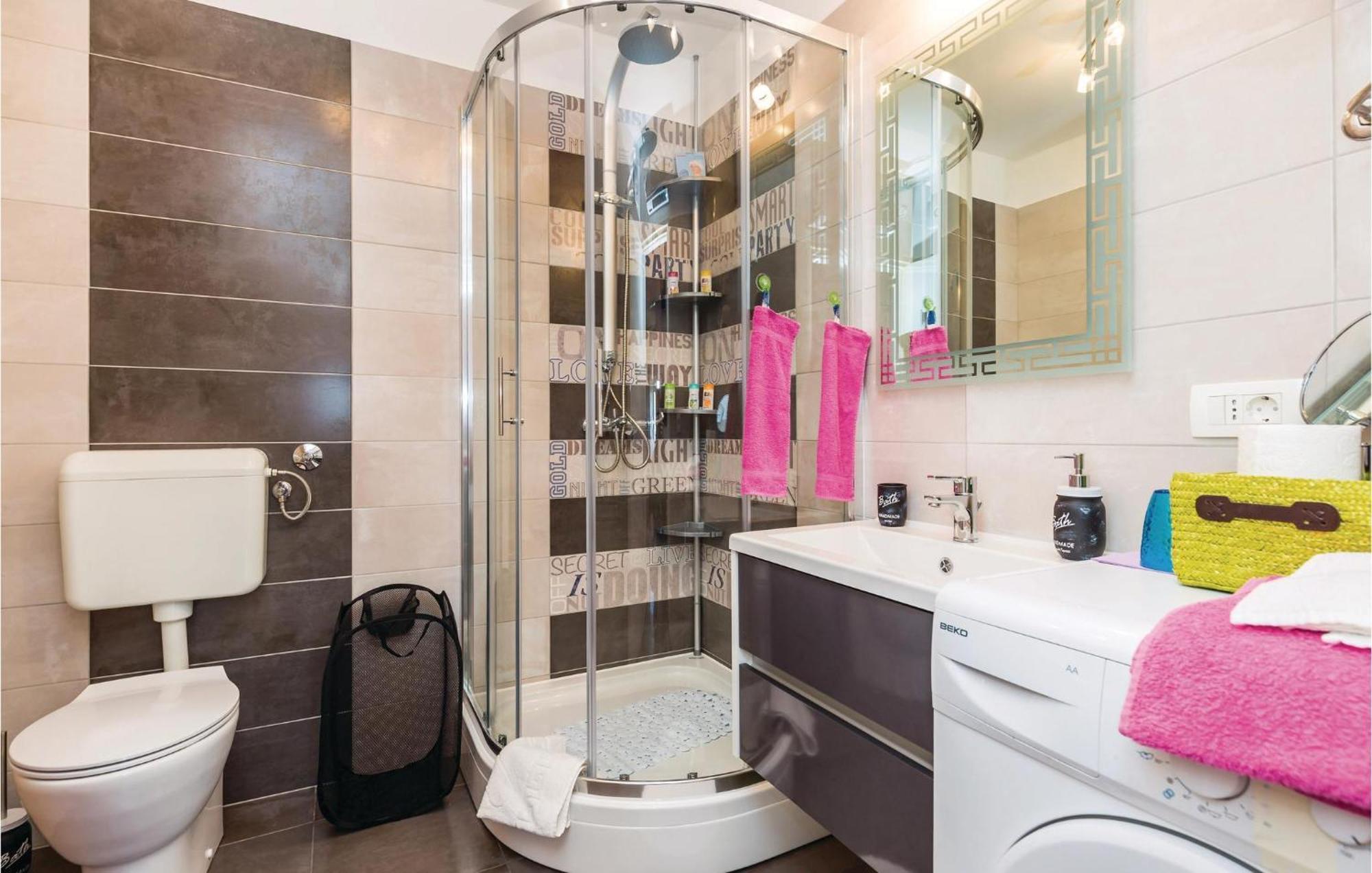 Gorgeous Apartment In Rijeka With Wifi Ngoại thất bức ảnh